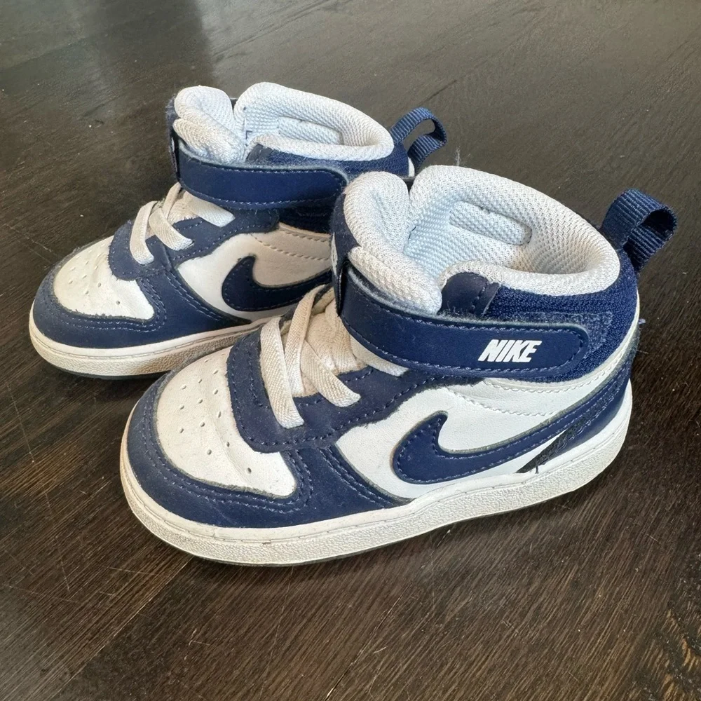 Nike Boys' Infant & Toddler Court Borough Mid 2 Sneakers - Navy and White - Picture 4 of 4